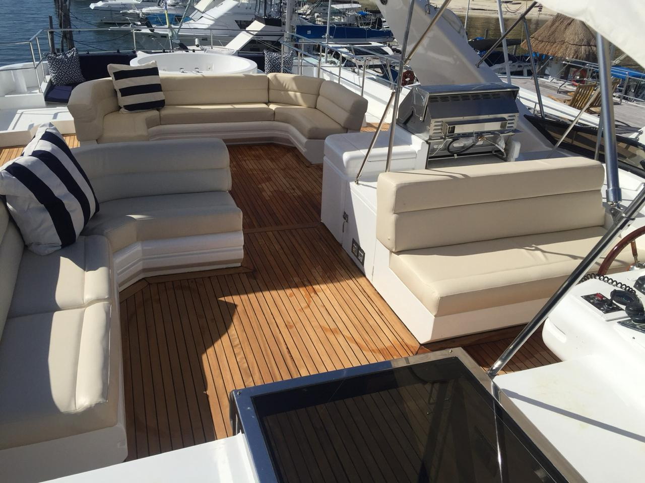 Azimut 100 yacht meeting