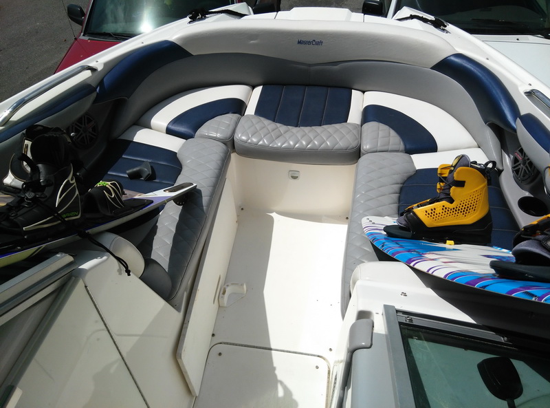 Sesión de wakeboard con la torre ZeroFlex del MasterCraft X-80 en Cancún