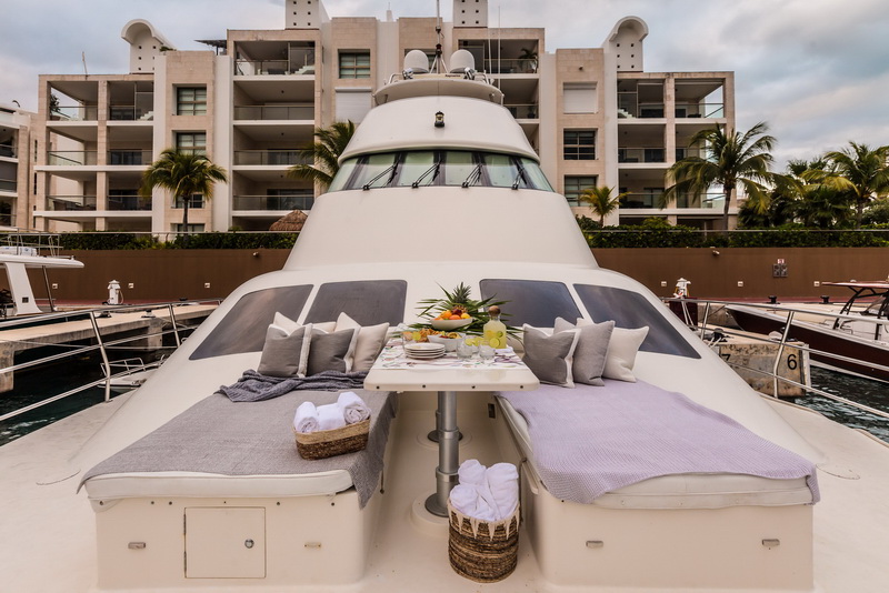 A table on the front or Sun bed for relax