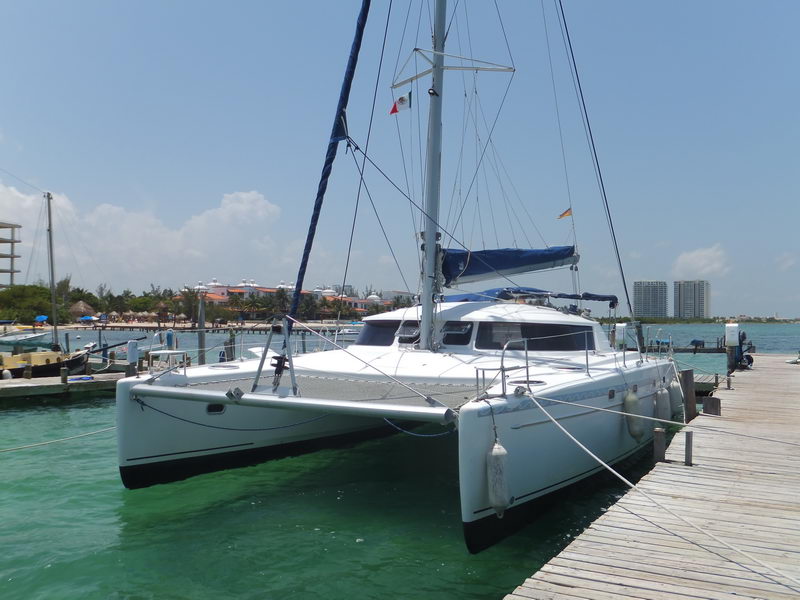 sailing tour Caribbean private group open bar Isla Mujeres