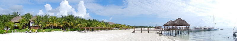 White-sand Maroma Beach and calm turquoise Caribbean water near Playa del Carmen, Riviera Maya