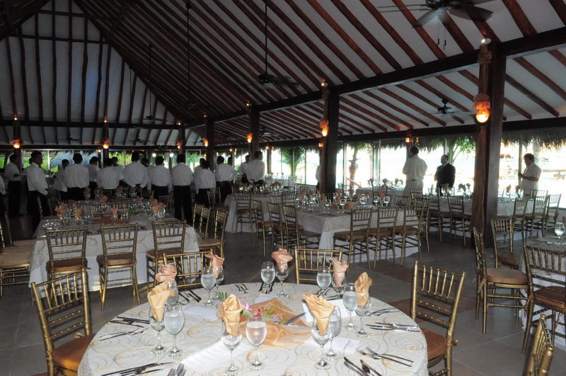 Beachfront reception décor for groups at the Maroma restaurant near Playa del Carmen