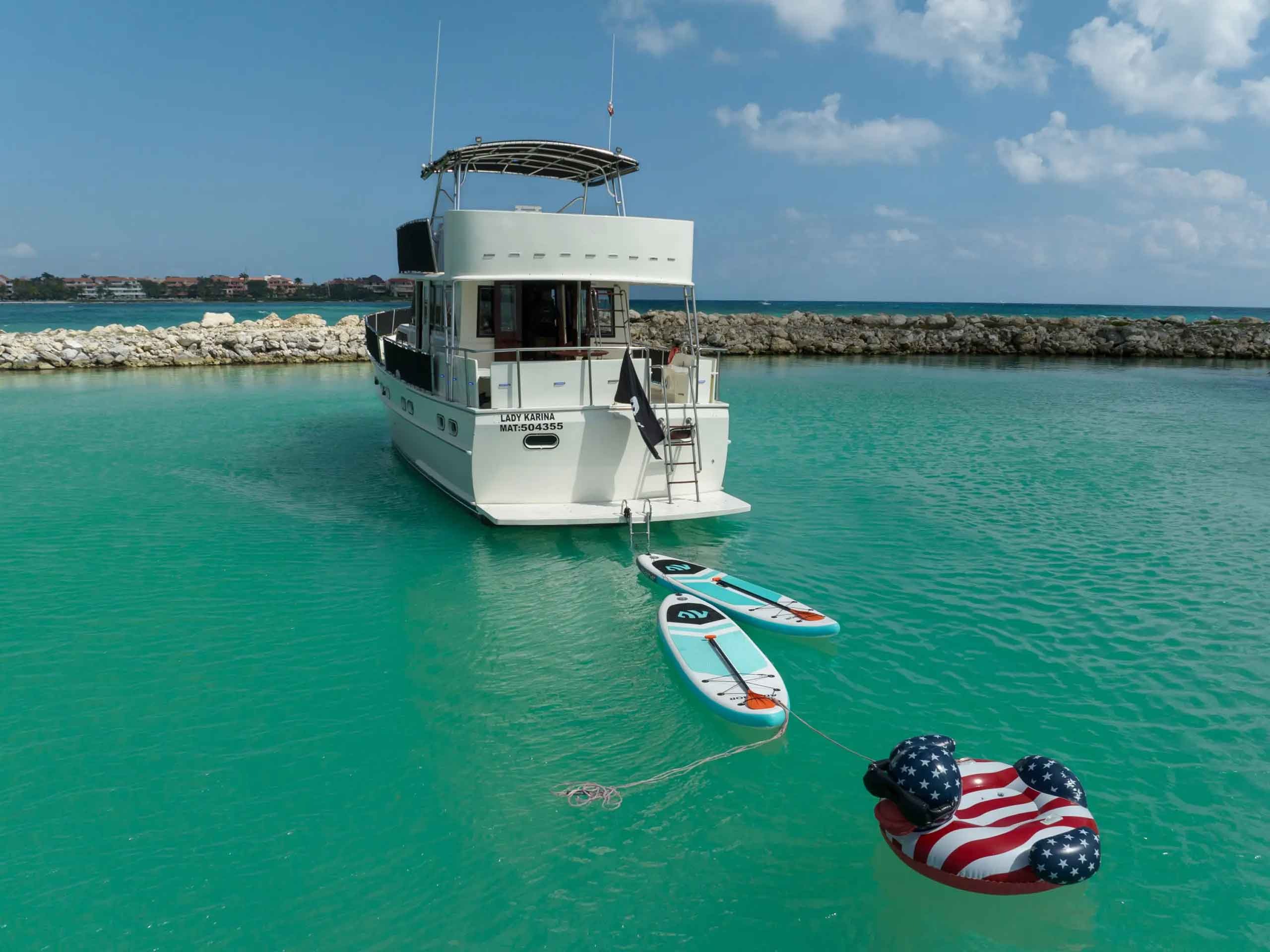 Dos Piratas 53-ft deck and cockpit setup for group day charter