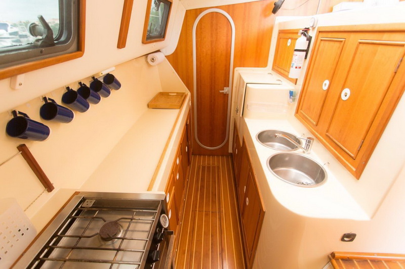 Barra abierta con cócteles, cerveza y ceviche a bordo del catamarán privado de 36ft en Puerto Aventuras
